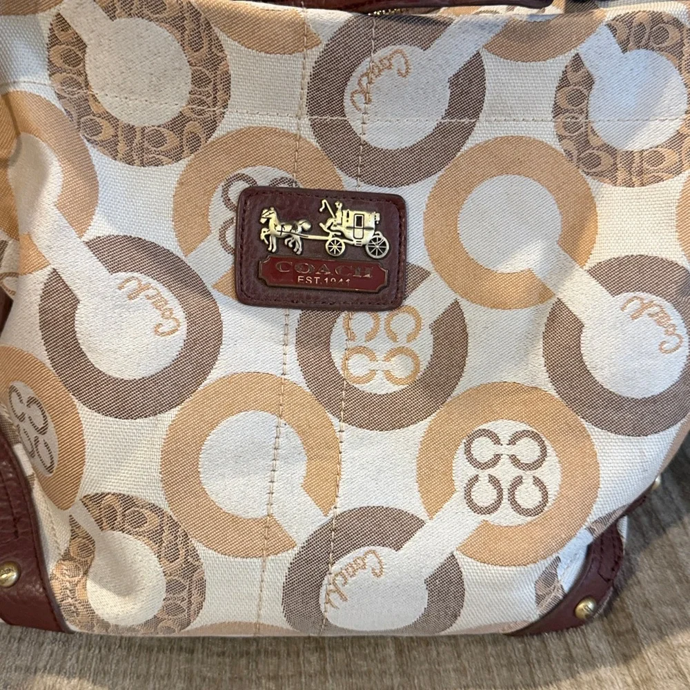 Coach Signature Canvas Shoulder Bag - Cream and Brown shoulder strap included - Picture 2 of 8